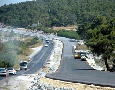  Çanakkale-İzmir Karayolunda Duble Yol Çalışması Sürüyor 