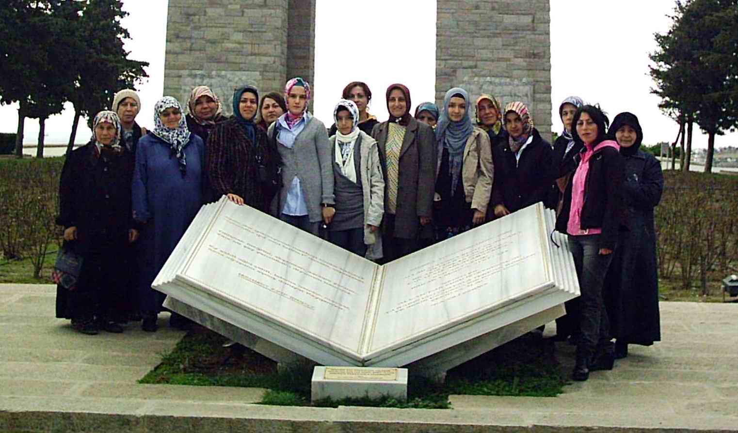  Başörtülü Oldukları İçin Geziye Alınmayan Öğrenciler Çanakkale’de  