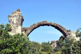 Ezine İlçesine Bağlı Dalyan Köyü Yakınlarındaki Alexandria Troas Antik Kenti