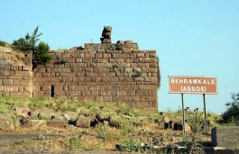 Behramkale ve Assos Antik Kentinin Görünümü