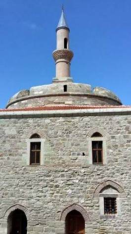 Yeniden Restore Edilen Çimenlik Kalesi İçindeki Tarihi Camii