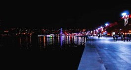 Çanakkale Kordon Boyunun Gece Görünümü