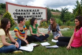 Çanakkale Onsekiz Mart Üniversitesi Öğrencileri Terzioğlu Yerleşkesi'nde