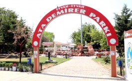 Çanakkale'nin Ezine İlçesine Bağlı Geyikli Beldesindeki Ata Demirer Parkı