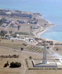 Gelibolu Yarımadası'ndaki Helles (İngiliz) Anıtının Havadan Görünümü