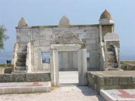 Gelibolu Fener Mevkiinde Açıkhava Camii Olarak Hizmet Veren 'Azaplar Namazgahı'