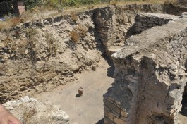 Çanakkale'nin Biga İlçesine Bağlı Kemer Köyünde Yer Alan Parion Antik Kentinden Görünüm