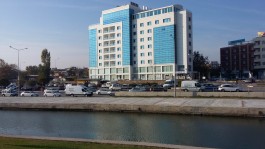 Sarıçay ve Karşı Yakada Parion Hotel