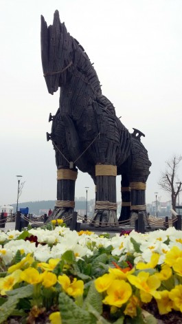 Çanakkale'de Kordon Boyundaki 'Troy Atı'