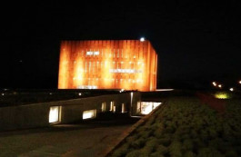  Troya Müzesi'nin Gece Görünümü