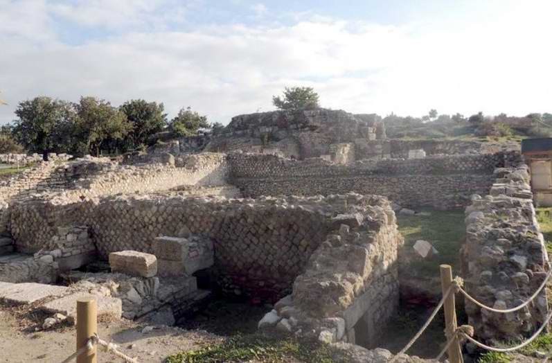  Çanakkale’deki Antik Kentte 1900 Yıllık Atık Su Kanalları Bulundu  