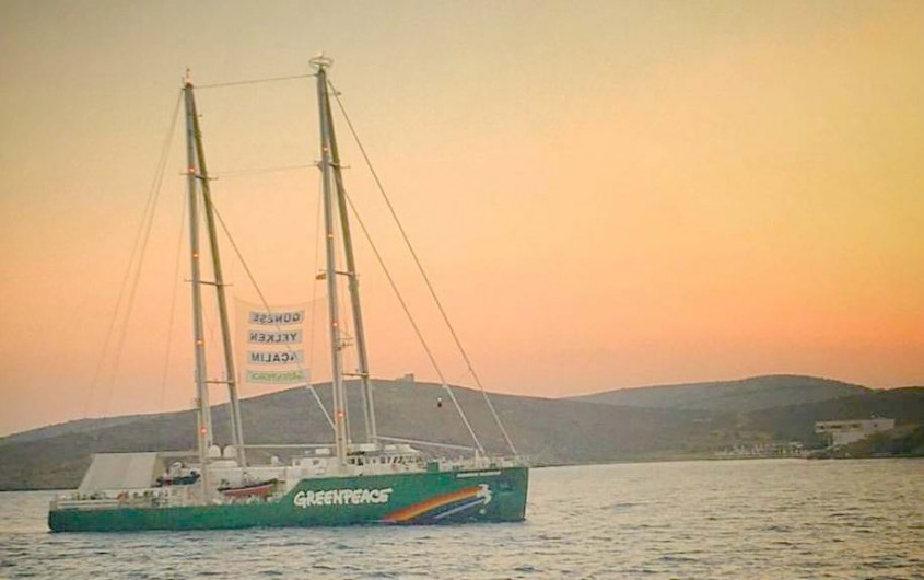  Greenpeace’in “Rainbow Warrior” Gemisi Bozcaada’da 