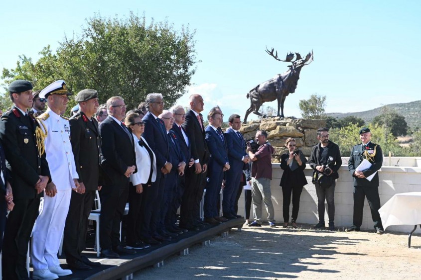  “Kanada Caribou Anıtı” Ziyarete Açıldı 