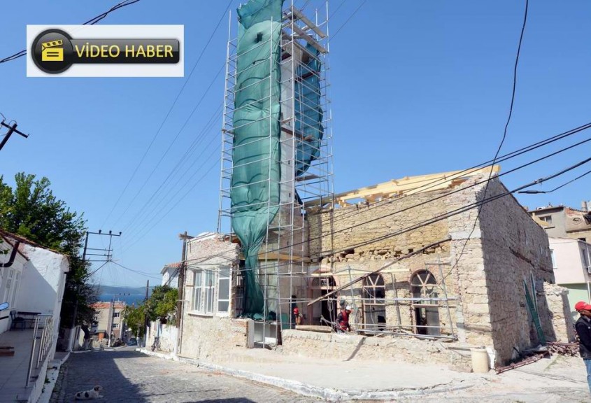  557 Yıllık Tarihi Kilitbahir Köyü Fatih Camii Restore Ediliyor 