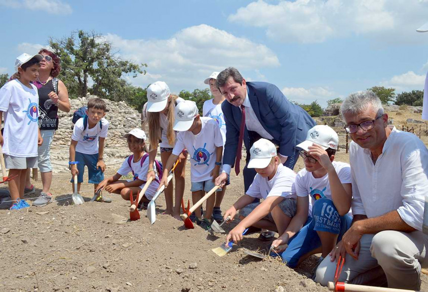  Minik Arkeologlar Görev Başında 