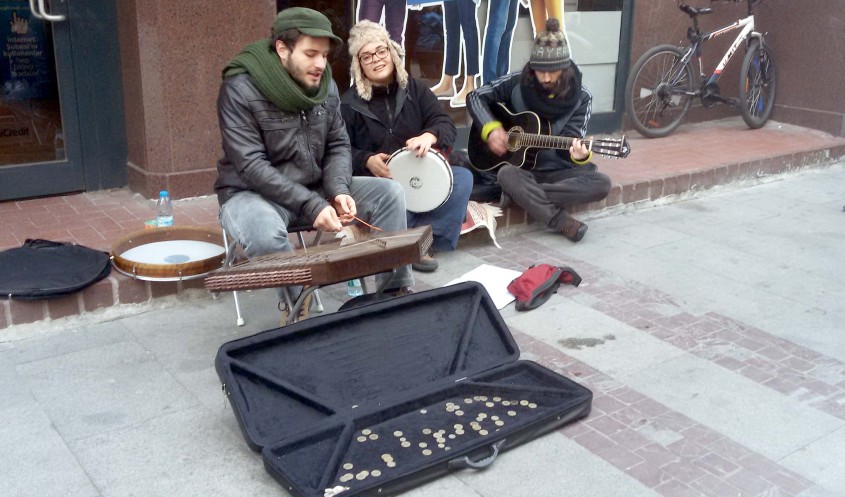  Çanakkale Sokaklarında Müzik Sesleri 