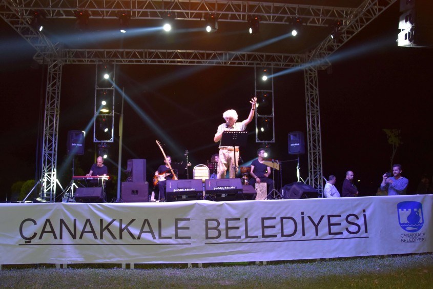  Çanakkale Belediyesi Yaz Konserleri Sadık Gürbüz ile Başladı 